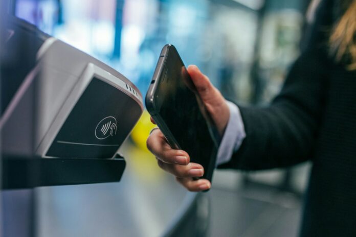 pagamento-contactless-smartphone